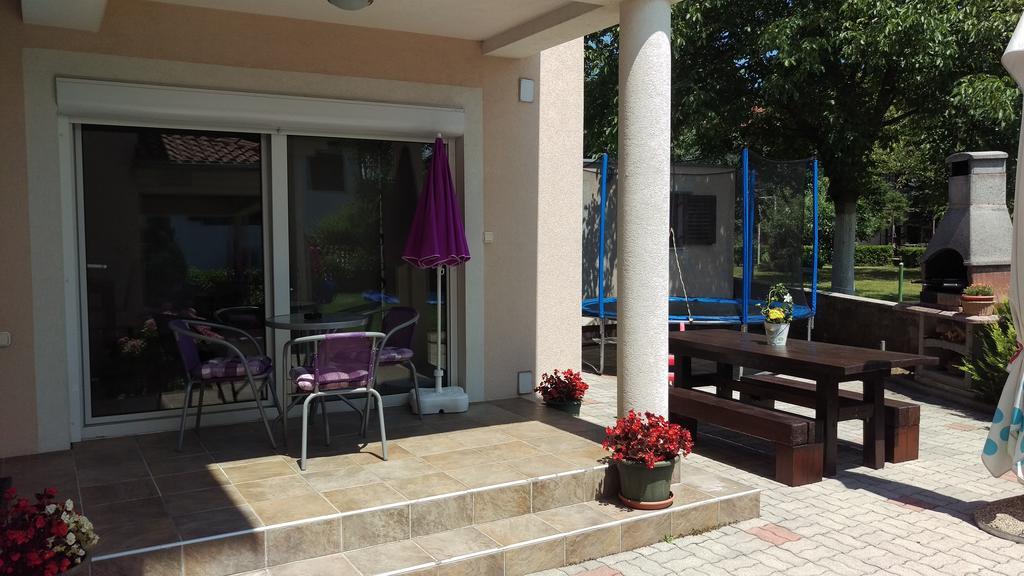 Apartment Casa Eni Drazice Екстериор снимка